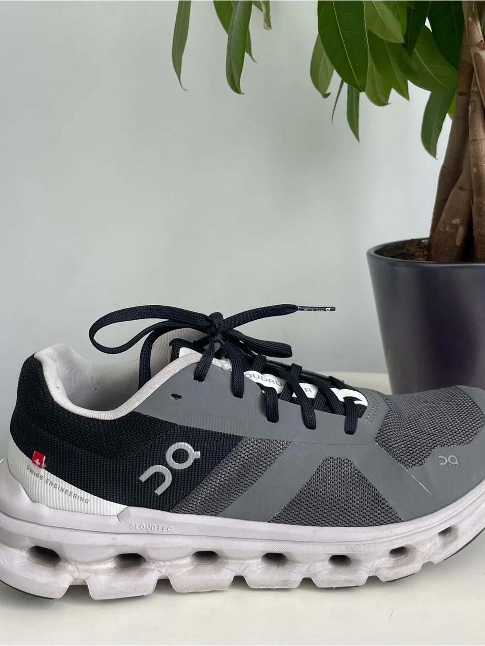 Women Size 7.5 On Running Cloudrunner Eclipse Black Gray Running Shoes
